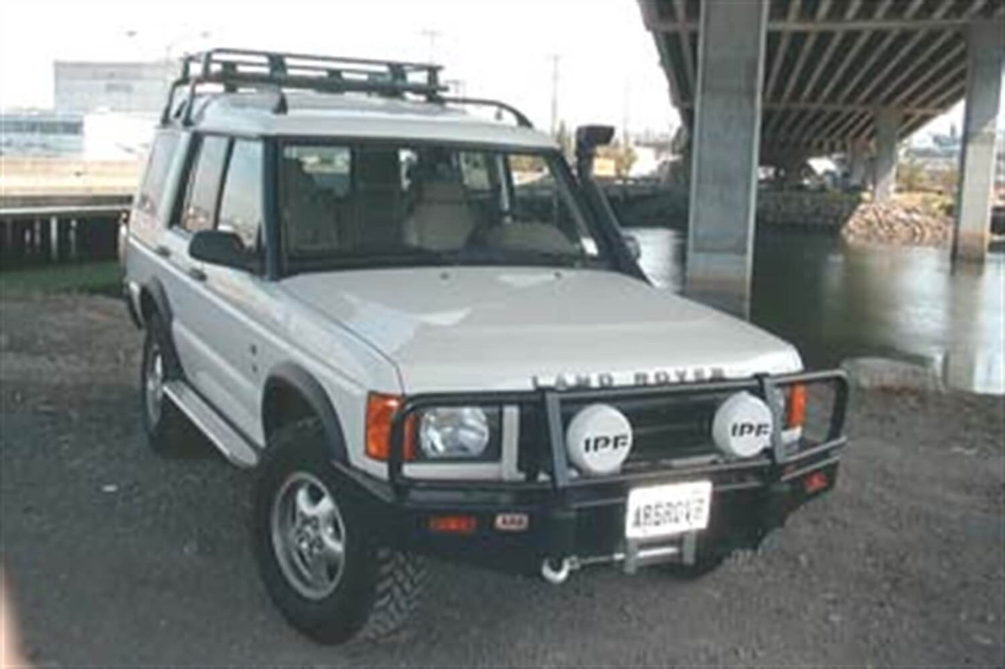 ARB Front Winch Bumper 3432060B for Land Rover Discovery (1999-2002) with heavy-duty steel and fitting kit included