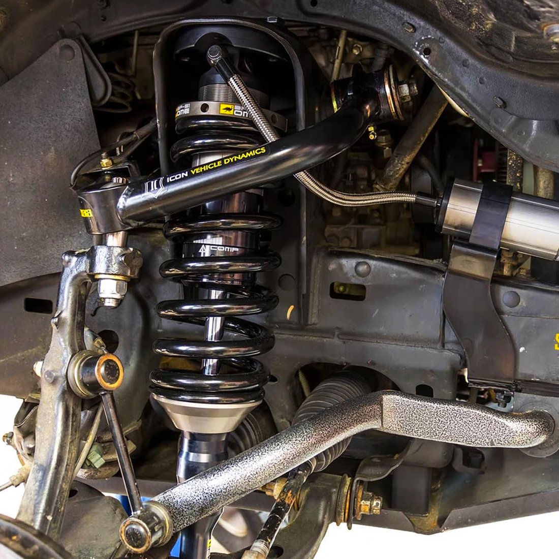 Old Man Emu OME BP-51 2 inch Leveling Kit suspension with coil spring and adjustable shocks for Toyota Tacoma (05-23)