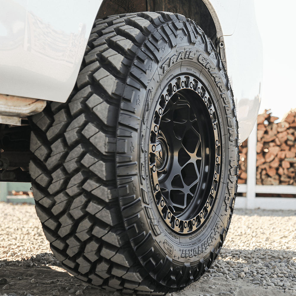 Fuel 1PC D786 Unit - 17X9 -12mm - Matte Black With Matte Black Ring cast aluminum wheel on lifted off-road 4x4 truck