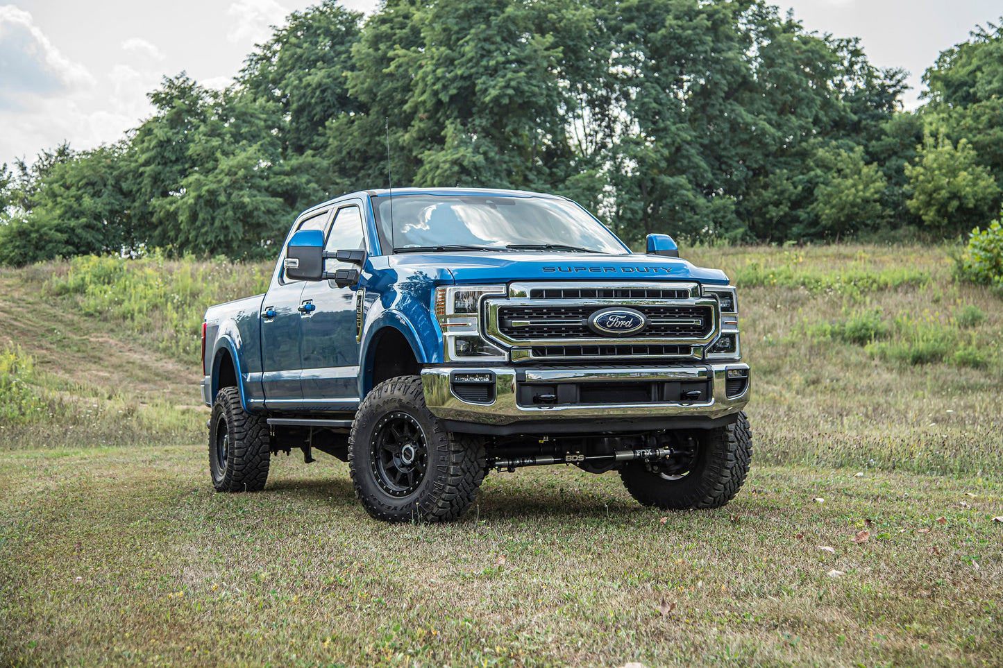 BDS 3 Inch Lift Kit w/ Radius Arm | Ford F250/F350 Super Duty (20-22) 4WD | Diesel with heavy-duty suspension and off-road tires