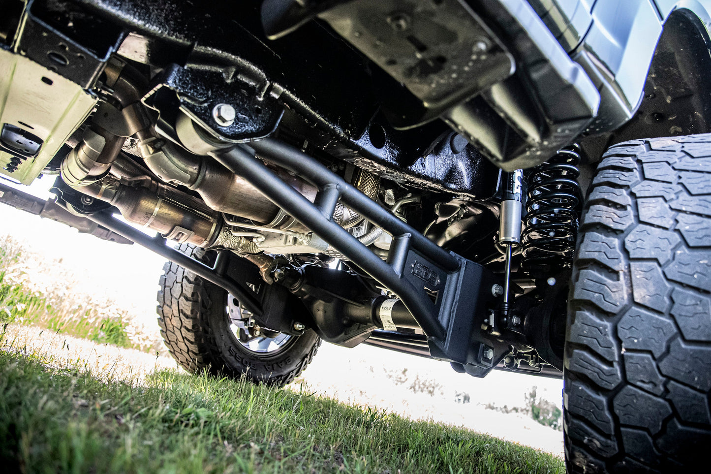 BDS 3 Inch Lift Kit w/ Radius Arm | Ford F250/F350 Super Duty (23-24) 4WD with heavy-duty suspension arms and coil springs