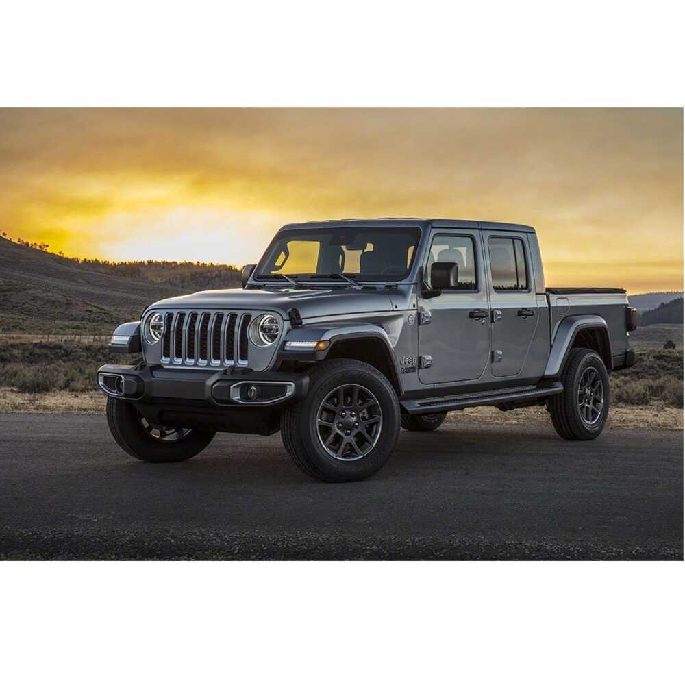 King Shocks KING 1.5 - 2 inch Leveling Kit for Gladiator JT (20-ON) installed on 2020 Jeep Gladiator pickup truck outdoors