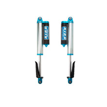Load image into Gallery viewer, A pair of King Shocks Rear 2.5 Piggyback Reservoir Shock (PAIR) for Jeep Wrangler JL 18-ON on a white background, perfect for off-road performance enthusiasts.